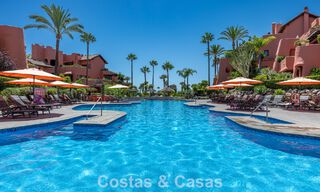 Ático en venta en un complejo de cinco estrellas en primera línea de playa en la New Golden Mile entre Marbella y Estepona 797727 