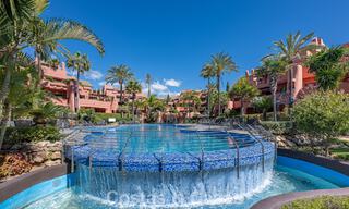 Ático en venta en un complejo de cinco estrellas en primera línea de playa en la New Golden Mile entre Marbella y Estepona 797734 