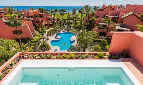 Ático en venta en un complejo de cinco estrellas en primera línea de playa en la New Golden Mile entre Marbella y Estepona 797741