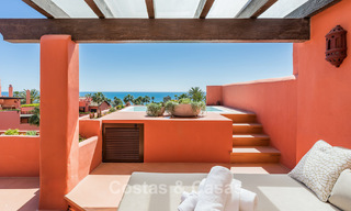 Ático en venta en un complejo de cinco estrellas en primera línea de playa en la New Golden Mile entre Marbella y Estepona 797743 