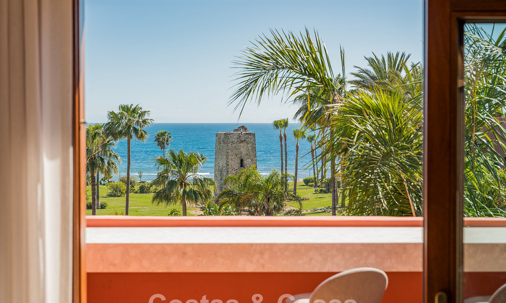 Ático en venta en un complejo de cinco estrellas en primera línea de playa en la New Golden Mile entre Marbella y Estepona 797744