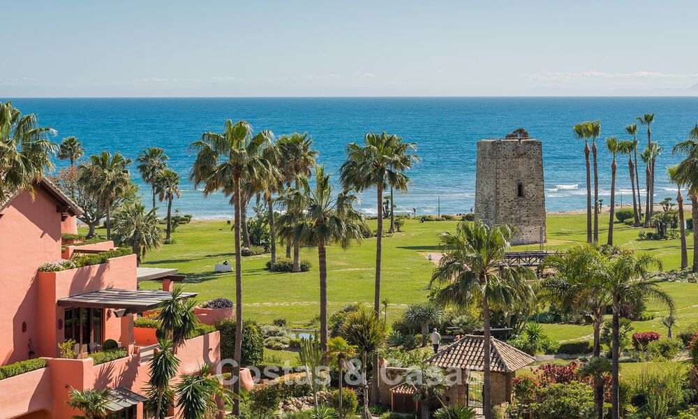 Ático en venta en un complejo de cinco estrellas en primera línea de playa en la New Golden Mile entre Marbella y Estepona 797745