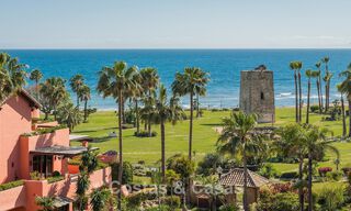 Ático en venta en un complejo de cinco estrellas en primera línea de playa en la New Golden Mile entre Marbella y Estepona 797745 