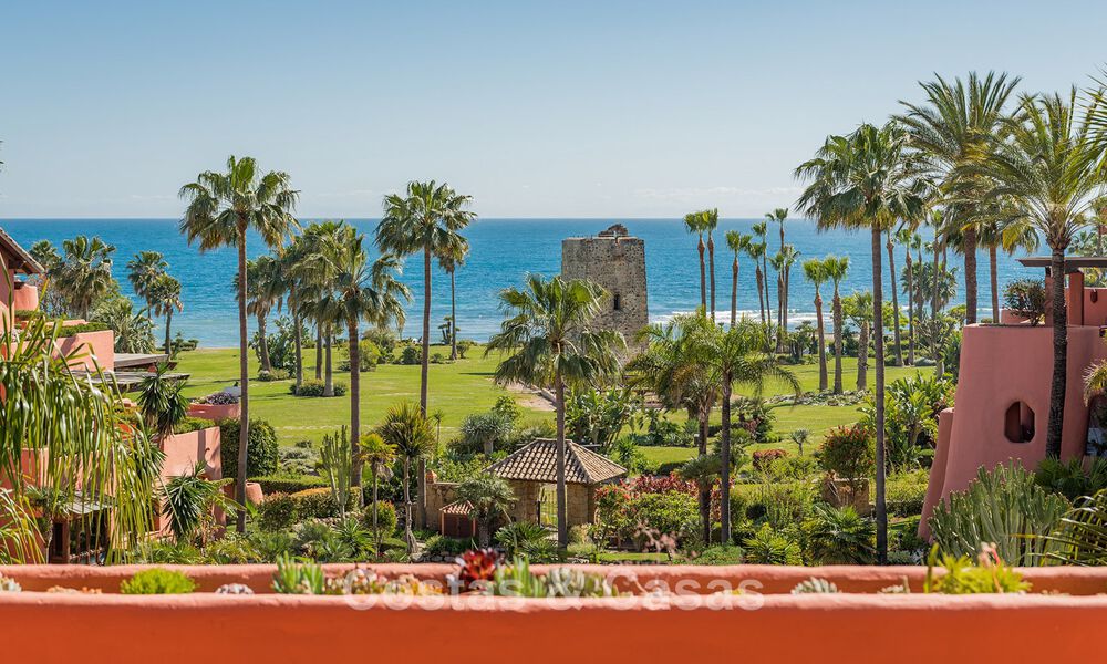 Ático en venta en un complejo de cinco estrellas en primera línea de playa en la New Golden Mile entre Marbella y Estepona 797746