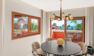 Ático en venta en un complejo de cinco estrellas en primera línea de playa en la New Golden Mile entre Marbella y Estepona 797753 