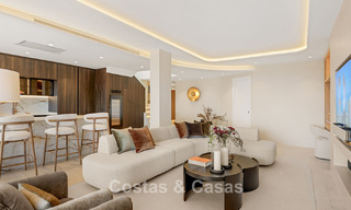 Ático en venta en un complejo de cinco estrellas en primera línea de playa en la New Golden Mile entre Marbella y Estepona 797763 