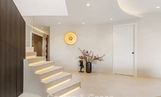 Ático en venta en un complejo de cinco estrellas en primera línea de playa en la New Golden Mile entre Marbella y Estepona 797766 