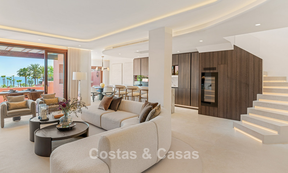 Ático en venta en un complejo de cinco estrellas en primera línea de playa en la New Golden Mile entre Marbella y Estepona 797768