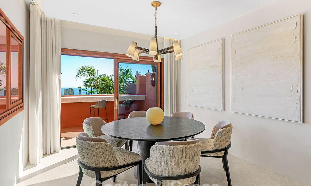 Ático en venta en un complejo de cinco estrellas en primera línea de playa en la New Golden Mile entre Marbella y Estepona 797770