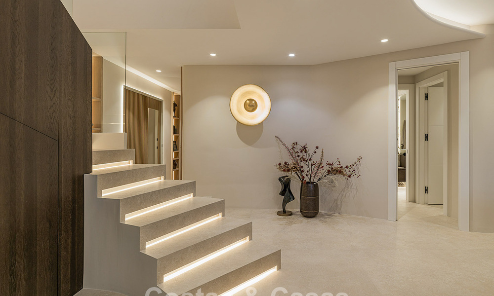 Ático en venta en un complejo de cinco estrellas en primera línea de playa en la New Golden Mile entre Marbella y Estepona 797773