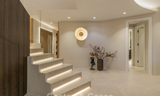 Ático en venta en un complejo de cinco estrellas en primera línea de playa en la New Golden Mile entre Marbella y Estepona 797773 