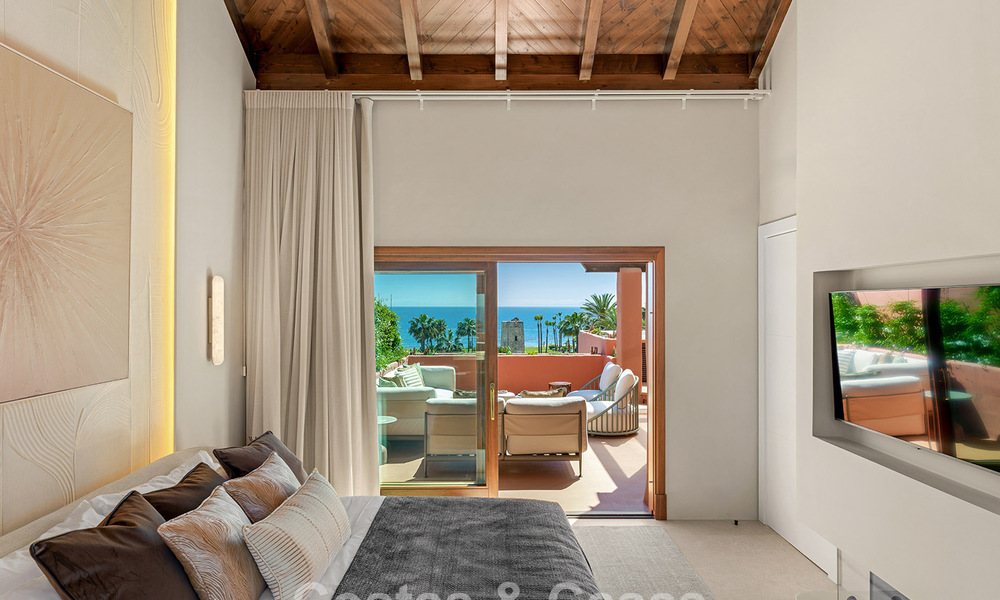 Ático en venta en un complejo de cinco estrellas en primera línea de playa en la New Golden Mile entre Marbella y Estepona 797778