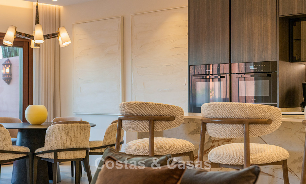 Ático en venta en un complejo de cinco estrellas en primera línea de playa en la New Golden Mile entre Marbella y Estepona 797805