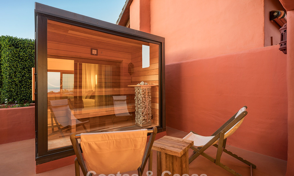 Ático en venta en un complejo de cinco estrellas en primera línea de playa en la New Golden Mile entre Marbella y Estepona 797813