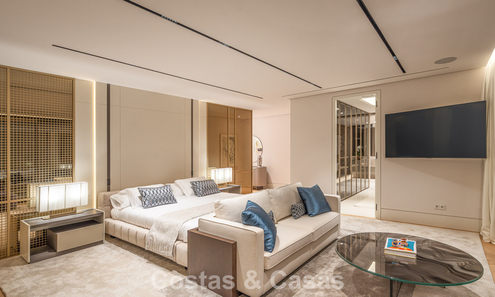 Sofisticada villa de lujo en venta en una exclusiva y tranquila urbanización cerrada en la Milla de Oro de Marbella 798019