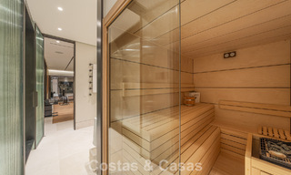 Sofisticada villa de lujo en venta en una exclusiva y tranquila urbanización cerrada en la Milla de Oro de Marbella 798025 