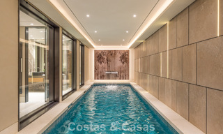 Sofisticada villa de lujo en venta en una exclusiva y tranquila urbanización cerrada en la Milla de Oro de Marbella 798026 
