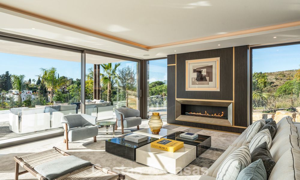 Sofisticada villa de lujo en venta en una exclusiva y tranquila urbanización cerrada en la Milla de Oro de Marbella 798028