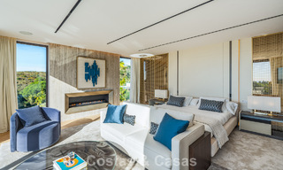 Sofisticada villa de lujo en venta en una exclusiva y tranquila urbanización cerrada en la Milla de Oro de Marbella 798032 