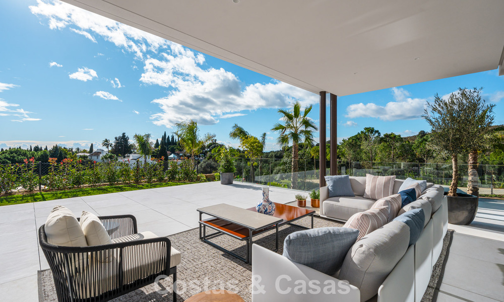 Sofisticada villa de lujo en venta en una exclusiva y tranquila urbanización cerrada en la Milla de Oro de Marbella 798034