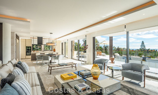Sofisticada villa de lujo en venta en una exclusiva y tranquila urbanización cerrada en la Milla de Oro de Marbella 798036 