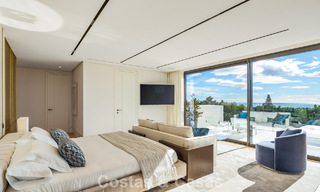 Sofisticada villa de lujo en venta en una exclusiva y tranquila urbanización cerrada en la Milla de Oro de Marbella 798037 