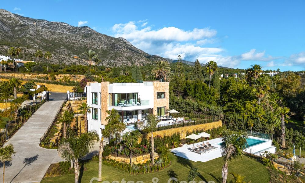 Sofisticada villa de lujo en venta en una exclusiva y tranquila urbanización cerrada en la Milla de Oro de Marbella 798040
