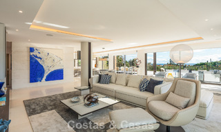 Sofisticada villa de lujo en venta en una exclusiva y tranquila urbanización cerrada en la Milla de Oro de Marbella 798044 