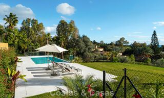 Sofisticada villa de lujo en venta en una exclusiva y tranquila urbanización cerrada en la Milla de Oro de Marbella 798046 