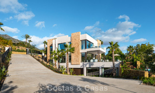 Sofisticada villa de lujo en venta en una exclusiva y tranquila urbanización cerrada en la Milla de Oro de Marbella 798047 