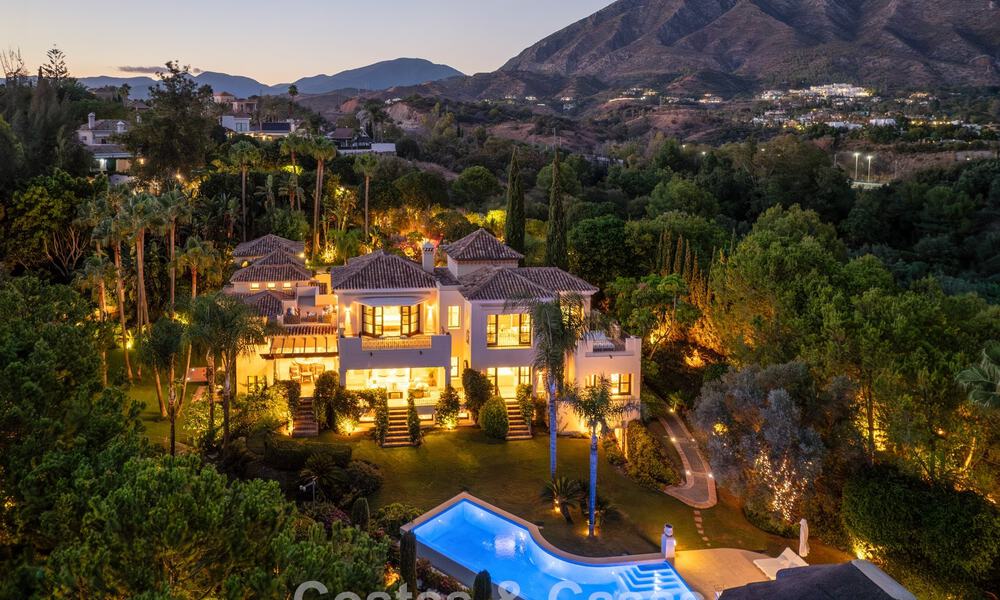 Excepcional villa de lujo española en venta en un oasis verde en la Milla de Oro de Marbella 798172