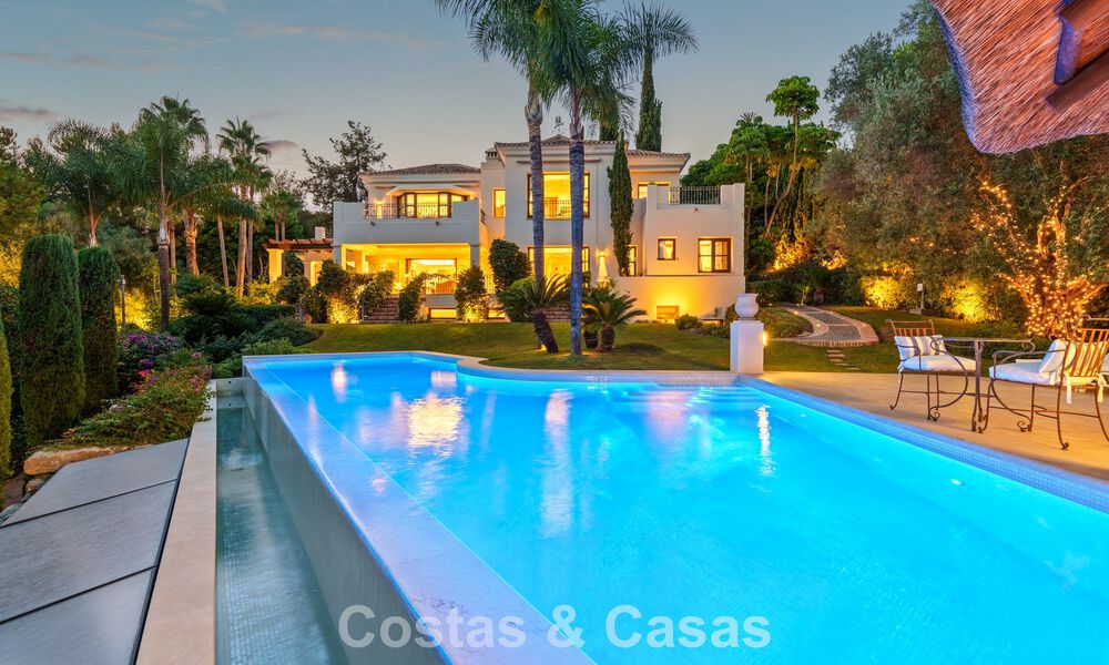 Excepcional villa de lujo española en venta en un oasis verde en la Milla de Oro de Marbella 798174