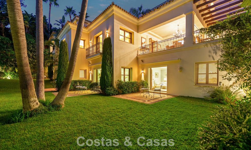 Excepcional villa de lujo española en venta en un oasis verde en la Milla de Oro de Marbella 798176