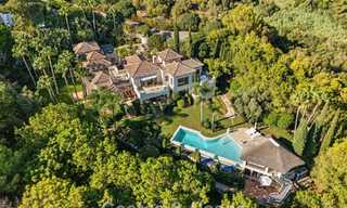 Excepcional villa de lujo española en venta en un oasis verde en la Milla de Oro de Marbella 798179 