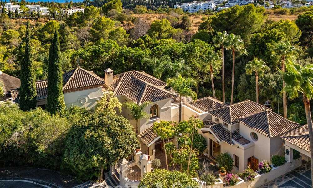 Excepcional villa de lujo española en venta en un oasis verde en la Milla de Oro de Marbella 798180