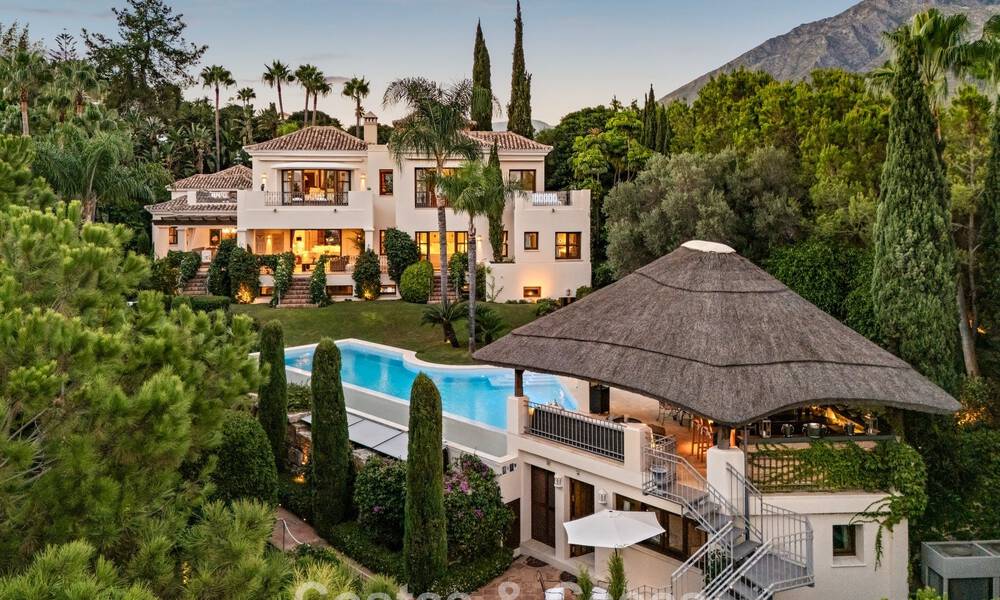 Excepcional villa de lujo española en venta en un oasis verde en la Milla de Oro de Marbella 798181