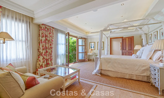 Excepcional villa de lujo española en venta en un oasis verde en la Milla de Oro de Marbella 798183 