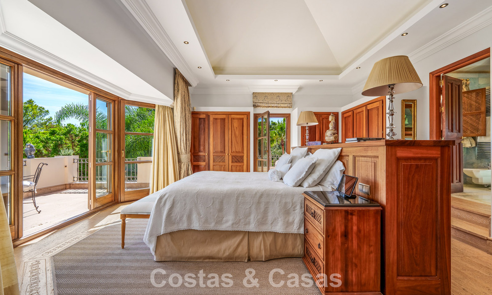 Excepcional villa de lujo española en venta en un oasis verde en la Milla de Oro de Marbella 798187