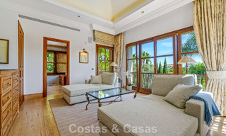 Excepcional villa de lujo española en venta en un oasis verde en la Milla de Oro de Marbella 798188 