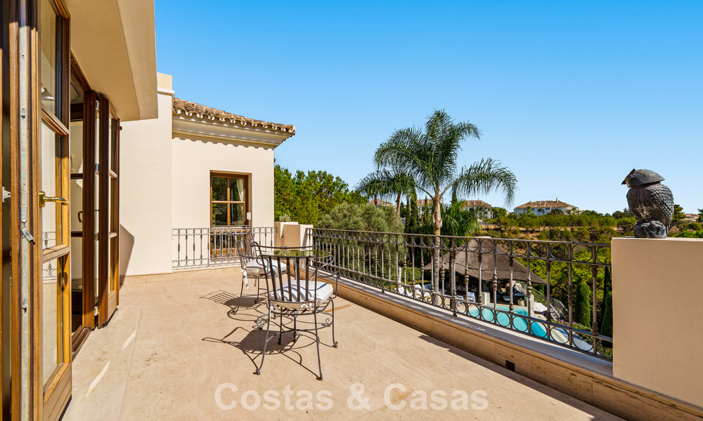 Excepcional villa de lujo española en venta en un oasis verde en la Milla de Oro de Marbella 798190