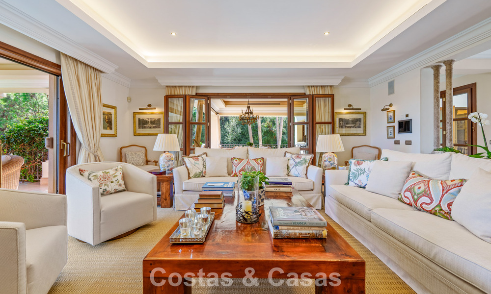Excepcional villa de lujo española en venta en un oasis verde en la Milla de Oro de Marbella 798192