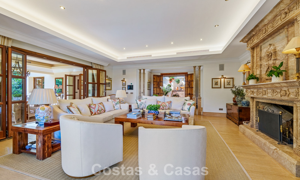 Excepcional villa de lujo española en venta en un oasis verde en la Milla de Oro de Marbella 798197