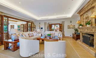 Excepcional villa de lujo española en venta en un oasis verde en la Milla de Oro de Marbella 798197 