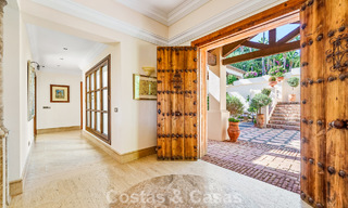Excepcional villa de lujo española en venta en un oasis verde en la Milla de Oro de Marbella 798198 