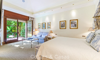 Excepcional villa de lujo española en venta en un oasis verde en la Milla de Oro de Marbella 798200 