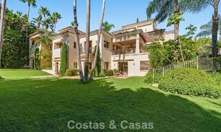 Excepcional villa de lujo española en venta en un oasis verde en la Milla de Oro de Marbella 798203 