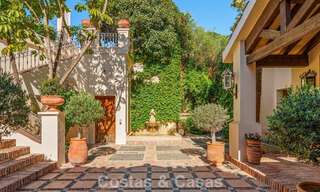 Excepcional villa de lujo española en venta en un oasis verde en la Milla de Oro de Marbella 798210 