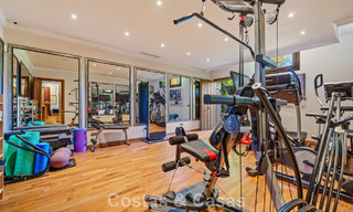 Excepcional villa de lujo española en venta en un oasis verde en la Milla de Oro de Marbella 798217 