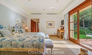 Excepcional villa de lujo española en venta en un oasis verde en la Milla de Oro de Marbella 798219 