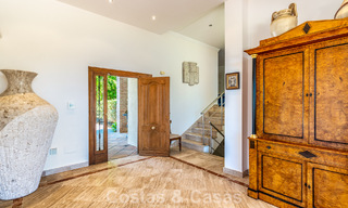 Exclusiva villa de estilo mediterráneo en venta en una amplia parcela en Marbella - Benahavís 797054 